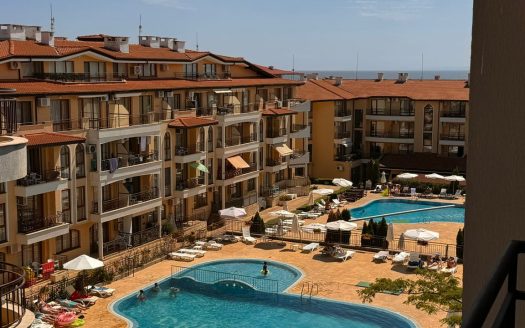 Двухкомнатная меблированная квартира с видом на бассейн и море, Святой Влас — комплекс Домус