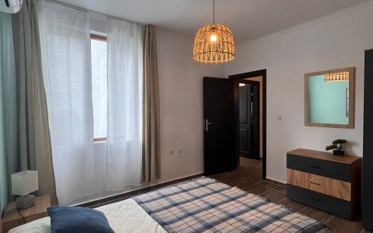 просторная 2-комнатная квартира в Святом Власе с видом на двор в комплексе Сан Уейв