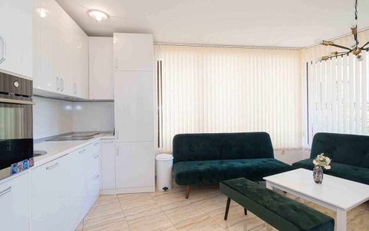 Просторная трёхкомнатная квартира в 150 м от пляжа в Святом Власе — комплекс Воденицата