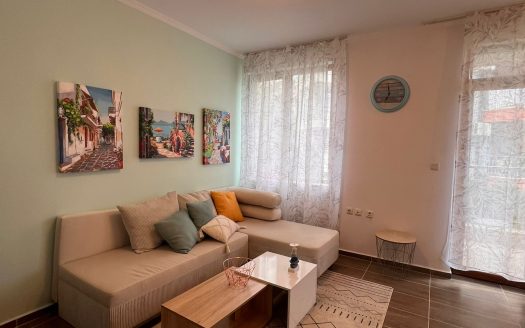 просторная 2-комнатная квартира в Святом Власе с видом на двор в комплексе Сан Уейв