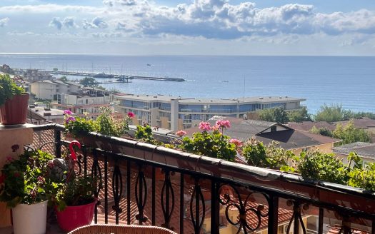 Просторный мезонет у моря в Святом Власе с потрясающим видом в комплексе Кентавр