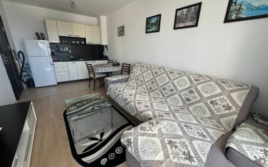 Двухкомнатный апартамент в комплексе «Радуга 2», Святой Влас