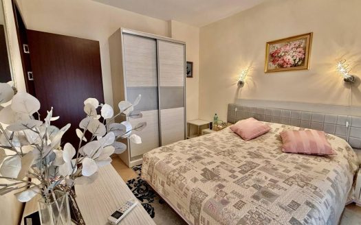 Трехкомнатная квартира 70 м² в комплексе «Солнце и море», Солнечный Берег