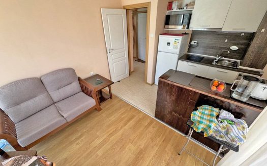 Продается апартамент с двумя спальнями в комплексе Messembria Resort, Солнечный берег