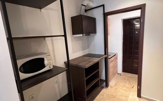 Мезонет с видом на море в комплексе The Cliff Beach & Spa Resort на первой линии в Обзоре.