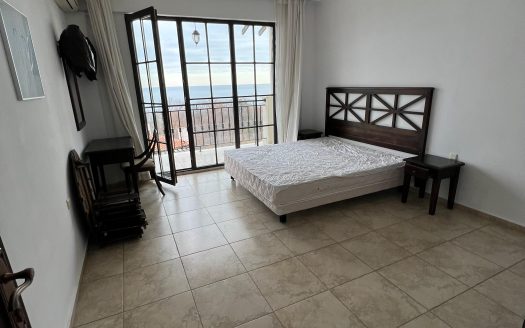 Просторная трёхкомнатная квартира с панорамным видом на море в Обзоре — комплекс  “The Cliff Beach & Spa Resort