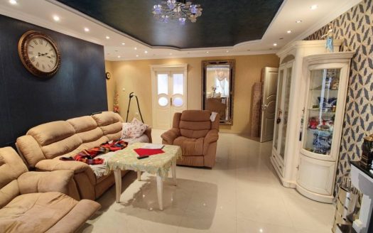 Частный дом с пятью спальнями в Кошарице