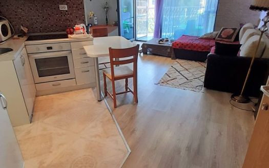 Продается просторная двухкомнатная квартира в комплексе Blue Pearl, расположенном на курорте Солнечный берег.