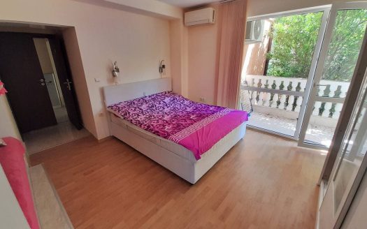 Просторная трёхкомнатная квартира в комплексе Sea Diamond, район Какао Бич, Солнечный берег