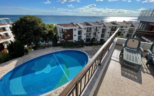 Продается просторный апартамент с двумя комнатами в комплексе Messambria Fort Beach, Святой Влас