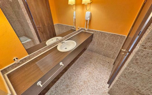 Просторная  квартира с одной спальней в комплексе Barcelo Royal Beach, Солнечный Берег