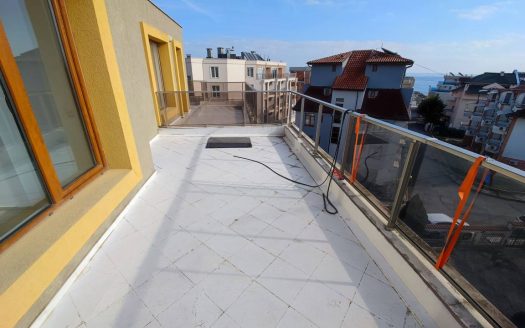 Апартамент с двумя спальнями в жилом доме, Равда