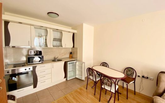 Просторный апартамент с одной спальней в Святом Власе – Fort Noks Crown