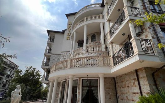 Многокомнатный апартамент-триплекс у моря с потрясающими панорамами, Святой Влас  — комплекс Артур