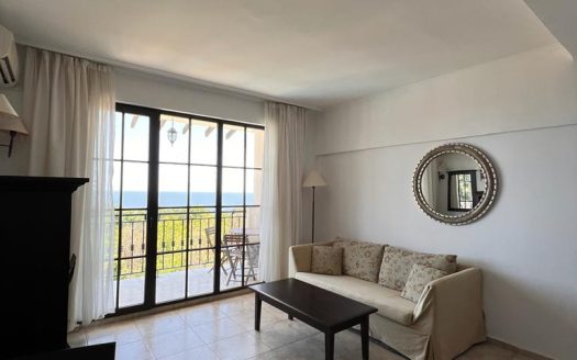 Уютная квартира с одной спальней и видом на море и бассейн — комплекс The Cliff Beach & Spa Resort