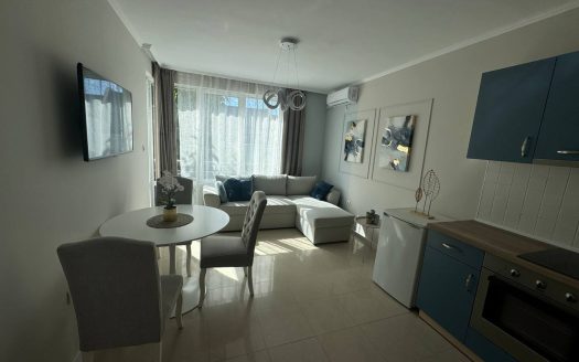 Двухкомнатная квартира у моря в Святом Власе с новым ремонтом и низкой таксой обслуживания