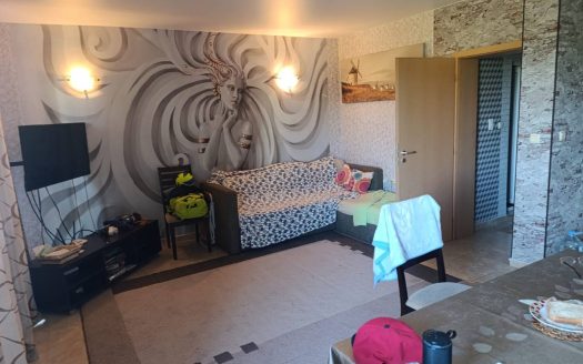 Просторный апартамент с двумя спальнями в жилом доме в Несебре