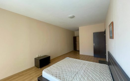 Просторный апартамент с одной спальней в Святом Власе – Люксор, с видом на бассейн