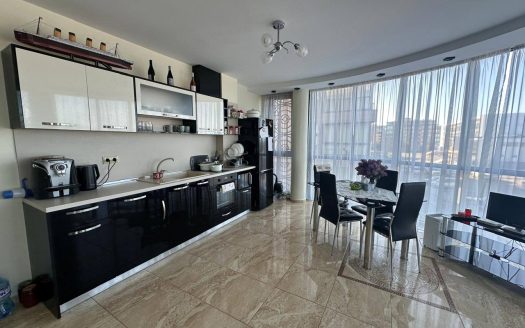 Апартамент с двумя спальнями в Поморие – Golden Sea View