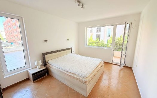 Светлая двухкомнатная квартира в комплексе Solis, расположенном в районе Какао Бич на курорте Солнечный берег.