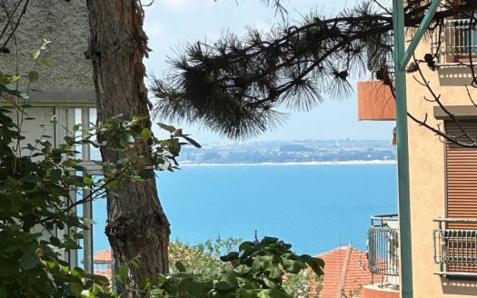 Studio with private patio in the residential building Rusálka 94, Sveti Vlas