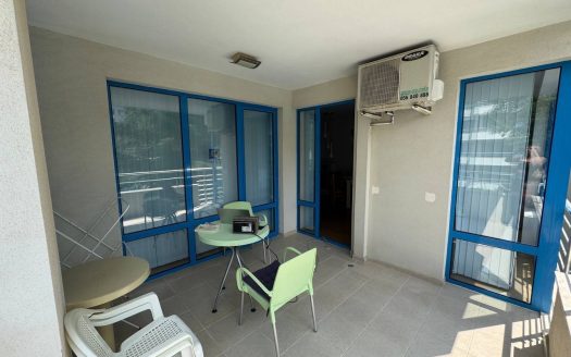 Квартира с одной спальней и видом на бассейн — комплекс Excelsior, Солнечный Берег