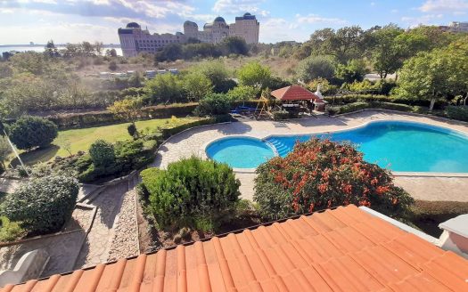 Вилла 5, Святой Влас