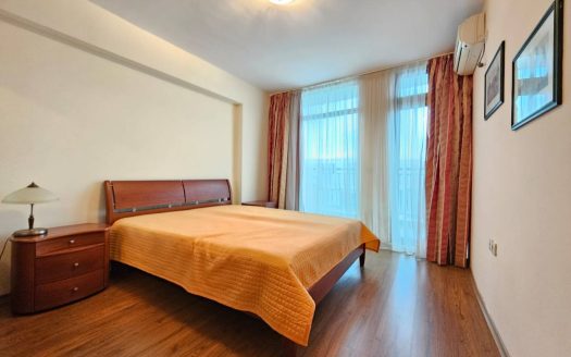 Трикімнатна квартира на першій лінії з прямим видом на море, Созополь