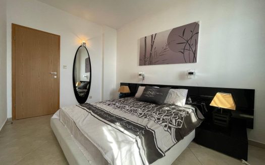 Четырехкомнатный апартамент с большой террасой и видом на море в комплексе Райский сад, Святой Влас