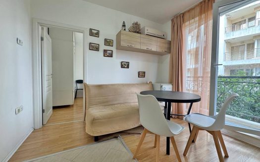 Двухкомнатная квартира в комплексе Romance Marine, Солнечный берег