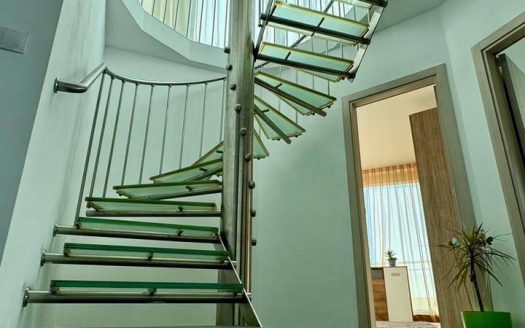 Просторный мезонет с тремя спальнями и видом на море в комплексе Atlantis, Сарафово