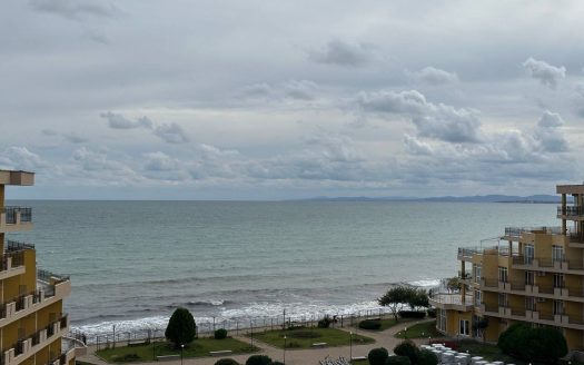 Two bedroom apartment with large terrace and sea view in Midia Family Resort, Aheloy