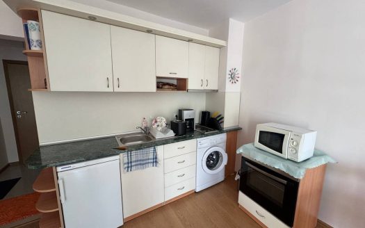 Квартира с одной спальней и видом на бассейн — комплекс Excelsior, Солнечный Берег