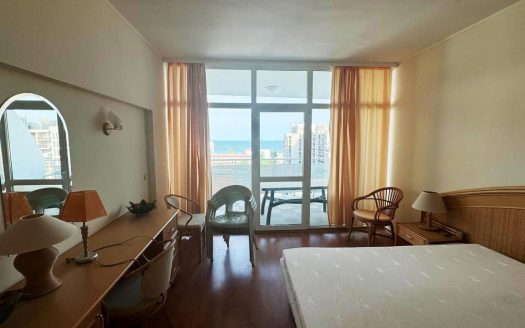 Квартира с одной спальней и просторной планировкой — комплекс “Nirwana”, Солнечный Берег