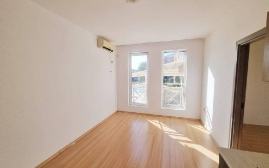 One bedroom apartment without furniture on the first floor in Sunny Day 6, Sunny Beach