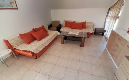 Вилла 5, Святой Влас