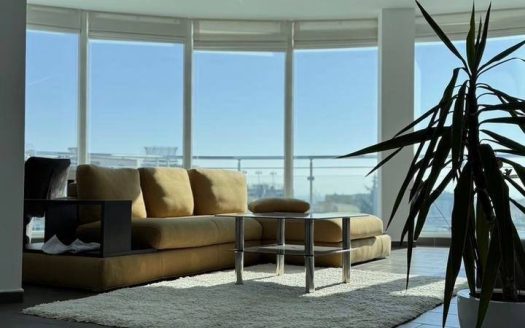 Просторный мезонет с тремя спальнями и видом на море в комплексе Atlantis, Сарафово