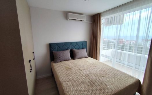 Двухкомнатная квартира с видом на море и горы в комплексе Crown Fort Club.