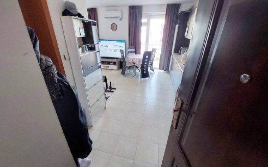 Четырёхкомнатная квартира с тремя спальнями и видом на бассейн в комплексе Sunny Day 3, Солнечный берег