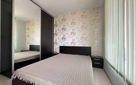 Квартира с одной спальней в жилом доме у моря — Равда