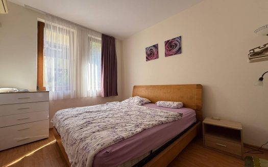 В Святом Власе предлагается к продаже просторный четырёхкомнатный апартамент, расположенный в одном из самых престижных комплексов на побережье — Garden of Eden.