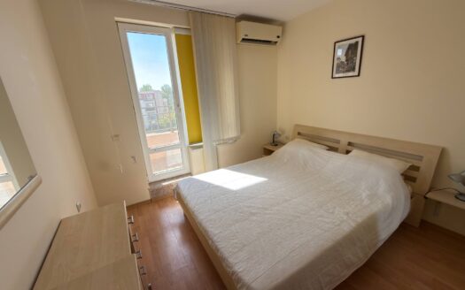 Трёхкомнатная квартира с видом на двор и бассейн в Holiday Fort, Солнечный Берег