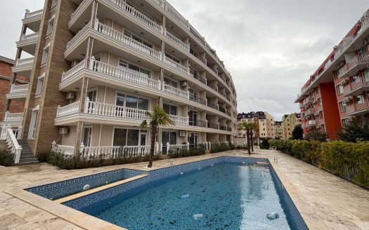 Двухкомнатный апартамент с террасой и лужайкой в Magnolia 7, Солнечный Берег