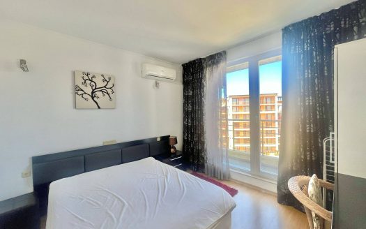 Трёхкомнатная квартира с двумя спальнями и видом на море в комплексе Crystal, Равда