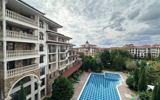 Трёхкомнатная квартира с видом на бассейн в Esteban, Несебр — простор 149 м², высокий этаж и премиальная локация