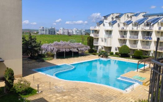 Трёхкомнатная квартира с двумя спальнями и видом на море — Rutland Bay, Равда