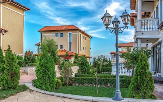 Самостоятельные роскошные дома с большими участками в комплексе House Garden — рядом с Солнечным Берегом