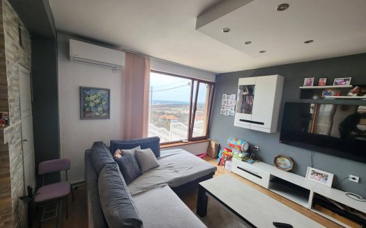 Трёхэтажный дом с панорамным видом на море в Святом Власе