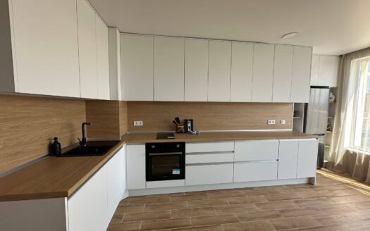 Трехкомнатный апартамент класса люкс на первой линии моря — Oasis, Равда