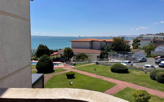 Sun Palace, Святой Влас — трёхкомнатная квартира с видом на море, 100 метров от пляжа